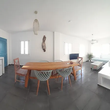 10 Gaeste Baby Hermes Casa de Férias Perissa (Santorini)